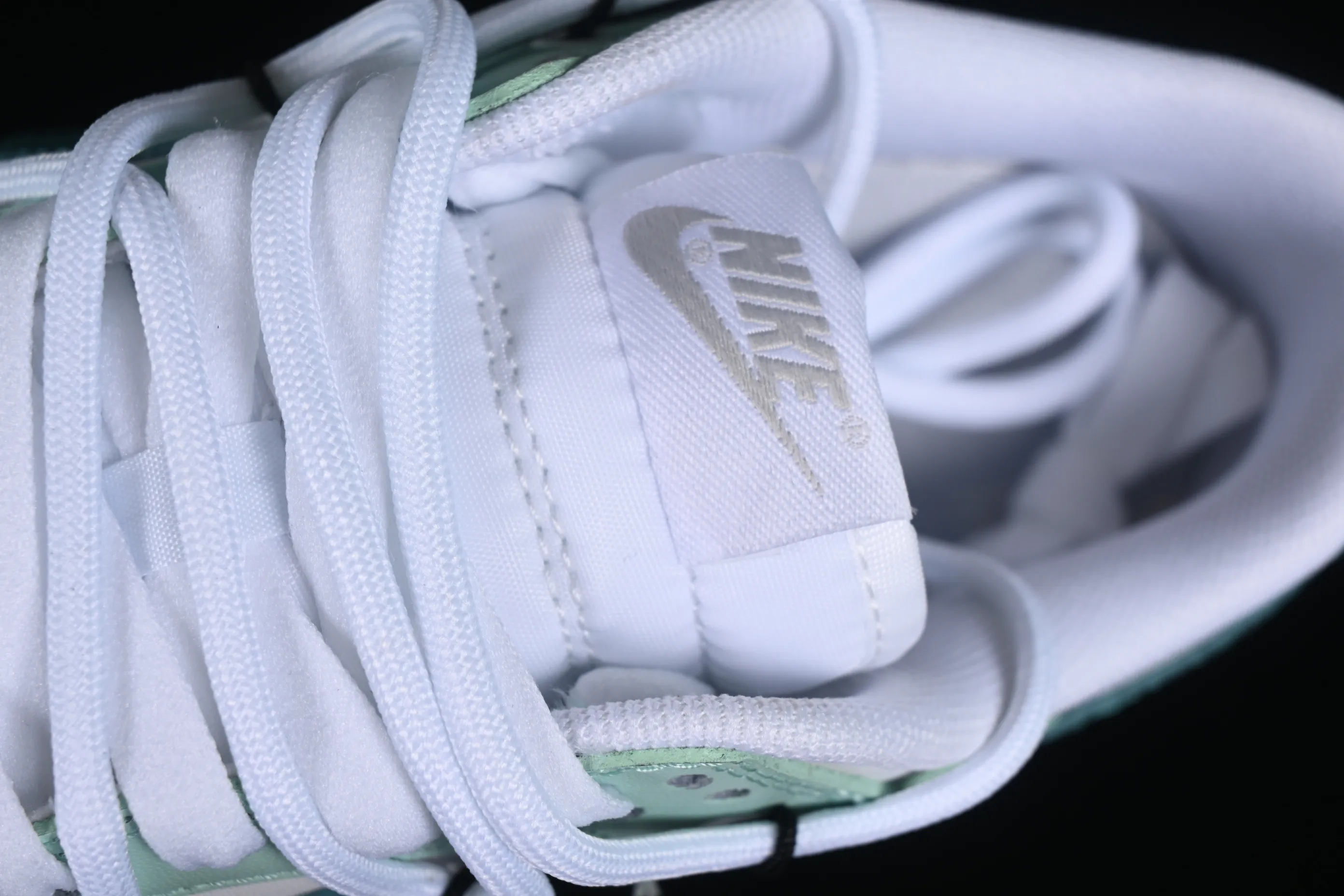All categories Nk SB Dunk series Nk SB Dunk Low low-top sneakers Z version Nk SB Dunk Low white green SB low-top sports and leisure sneakers FD9911-101
